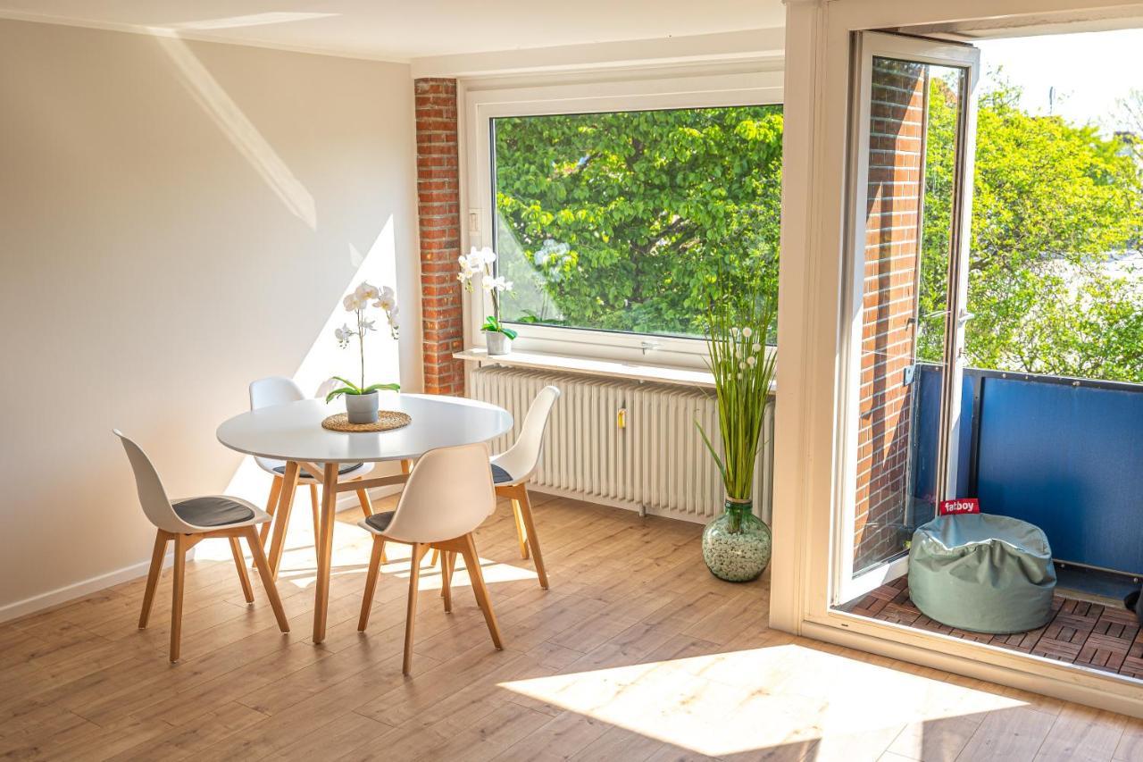 Apartment Moin Mit 2 Balkonen U Kostenlosen Parkmoeglichkeiten *